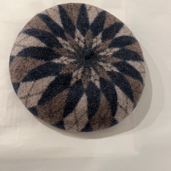 3/$25🎈Wool mix color block argyle beret hat - Picture 2 of 5